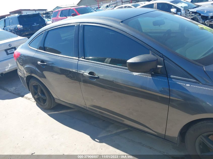 2018 Ford Focus S VIN: 1FADP3E28JL236006 Lot: 37906807