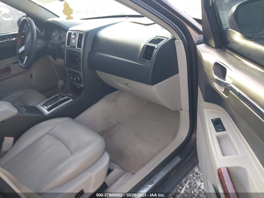 2005 Chrysler 300C VIN: 2C3AA63H65H174670 Lot: 37908002