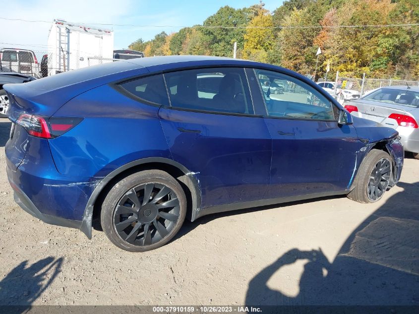 2022 Tesla Model Y Long Range Dual Motor All-Wheel Drive VIN: 7SAYGDEE4NF416137 Lot: 37910159