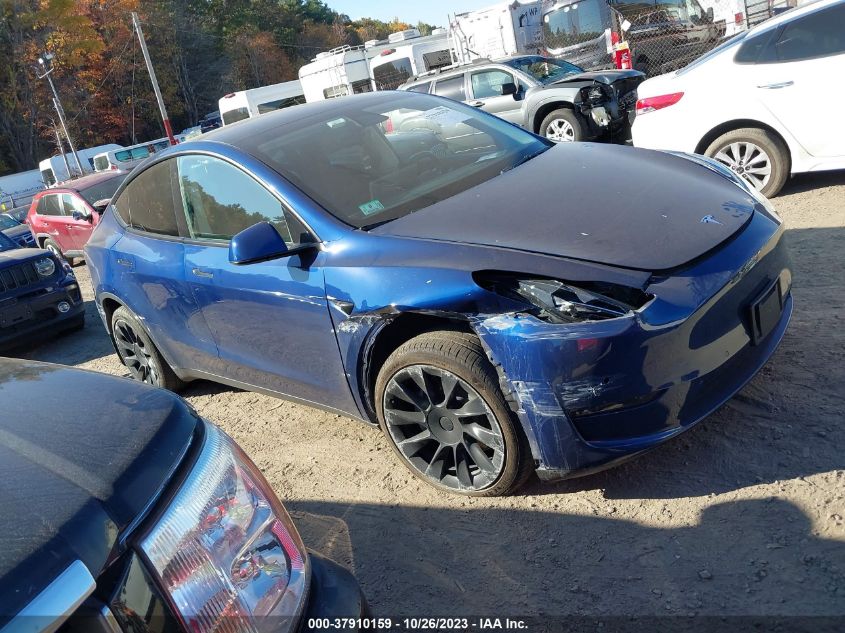 2022 Tesla Model Y Long Range Dual Motor All-Wheel Drive VIN: 7SAYGDEE4NF416137 Lot: 37910159