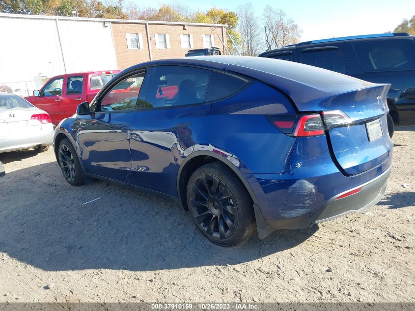 2022 Tesla Model Y Long Range Dual Motor All-Wheel Drive VIN: 7SAYGDEE4NF416137 Lot: 37910159