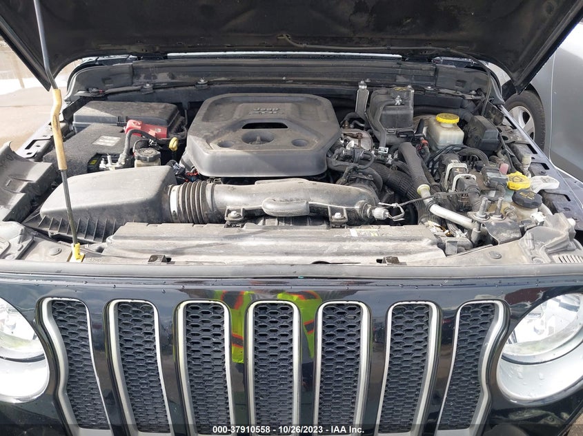 1C4HJXEN8JW331534 2018 Jeep Wrangler Unlimited Sahara