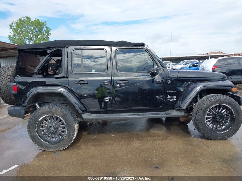 1C4HJXEN8JW331534 2018 Jeep Wrangler Unlimited Sahara