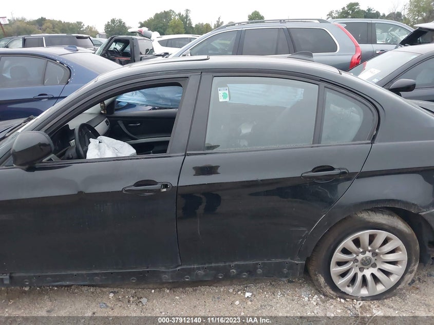 2009 BMW 328I VIN: WBAPH77509NM28973 Lot: 37912140