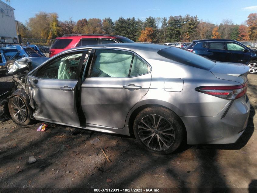 2018 Toyota Camry Le/Se/Xle/L VIN: 4T1B11HK1JU528380 Lot: 37912931