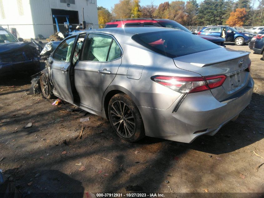 2018 Toyota Camry Le/Se/Xle/L VIN: 4T1B11HK1JU528380 Lot: 37912931