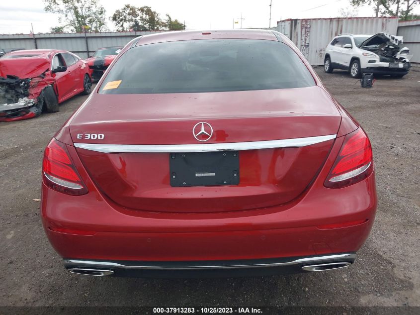 2019 Mercedes-Benz E-Class E 300 VIN: WDDZF4JB7KA569749 Lot: 37913283