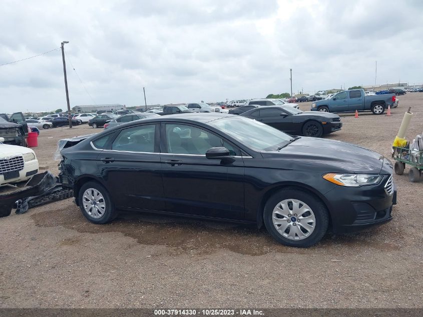 2019 Ford Fusion S VIN: 3FA6P0G77KR277035 Lot: 37914330