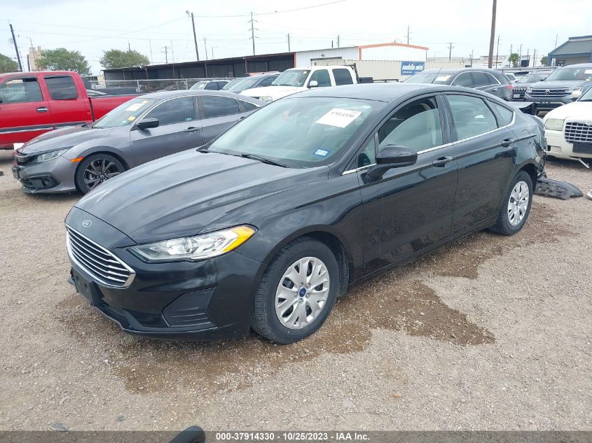 2019 Ford Fusion S VIN: 3FA6P0G77KR277035 Lot: 37914330