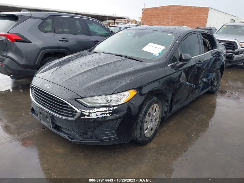 2020 Ford Fusion S VIN: 3FA6P0G76LR247560 Lot: 37914449