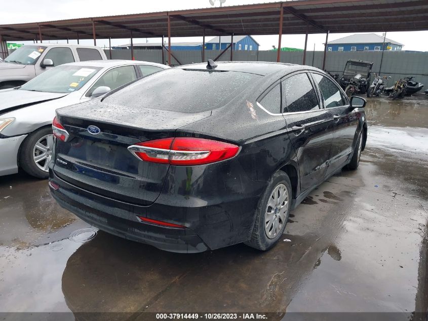 2020 Ford Fusion S VIN: 3FA6P0G76LR247560 Lot: 37914449