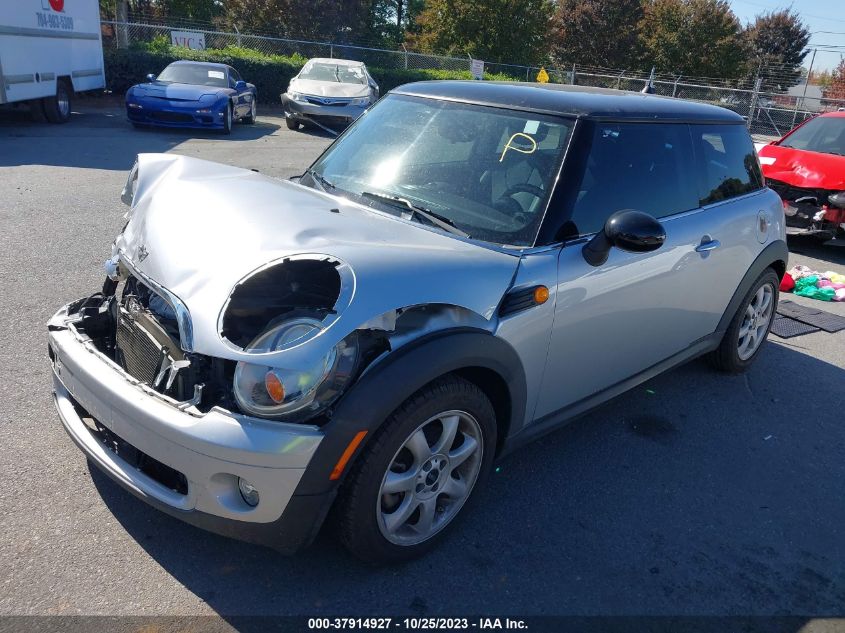 2010 Mini Cooper Hardtop VIN: WMWMF3C57ATZ27907 Lot: 37914927