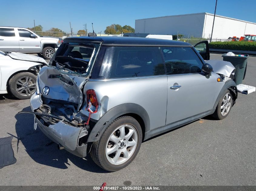 2010 Mini Cooper Hardtop VIN: WMWMF3C57ATZ27907 Lot: 37914927