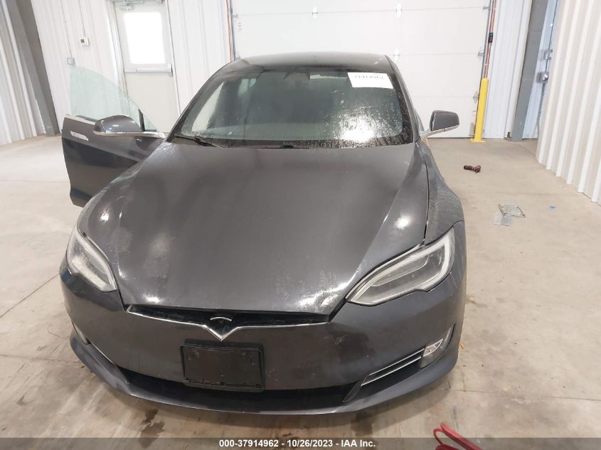 2018 Tesla Model S 75D/100D/P100D VIN: 5YJSA1E28JF271493 Lot: 37914962