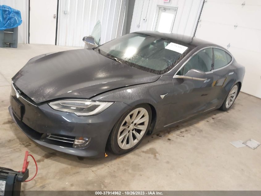 2018 Tesla Model S 75D/100D/P100D VIN: 5YJSA1E28JF271493 Lot: 37914962