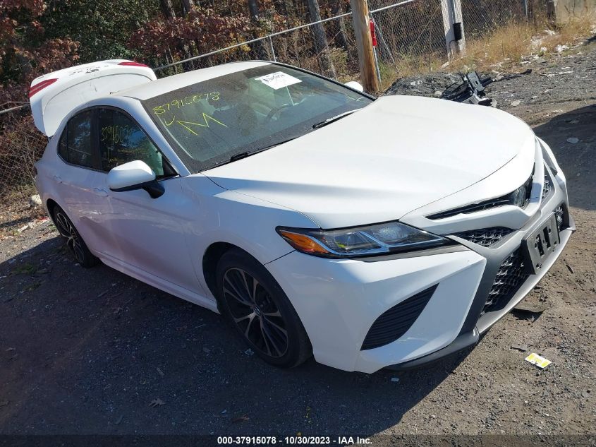 2018 Toyota Camry Le/Se/Xle/L VIN: 4T1B11HK5JU077910 Lot: 37915078