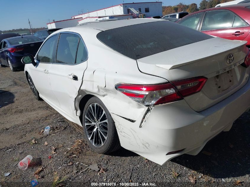 2018 Toyota Camry Le/Se/Xle/L VIN: 4T1B11HK5JU077910 Lot: 37915078