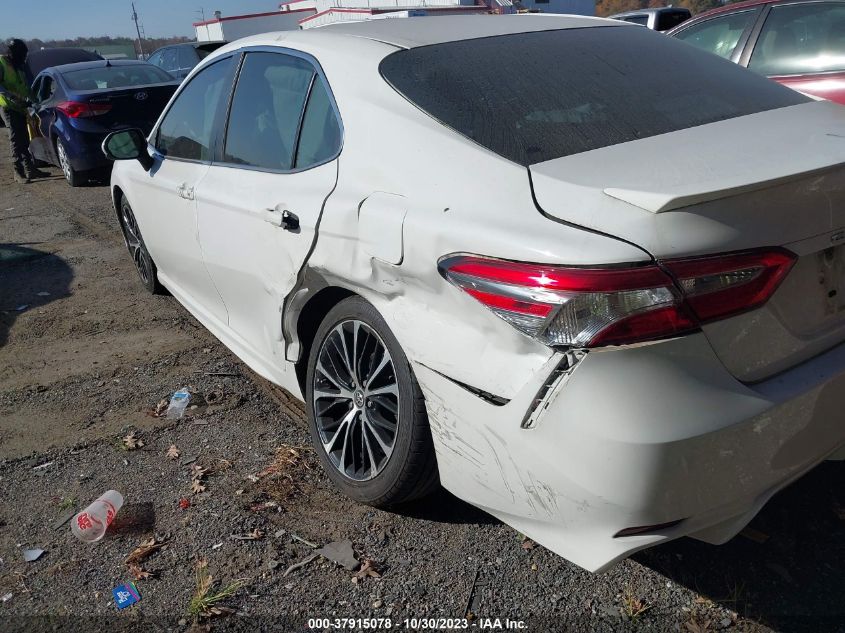 2018 Toyota Camry Le/Se/Xle/L VIN: 4T1B11HK5JU077910 Lot: 37915078