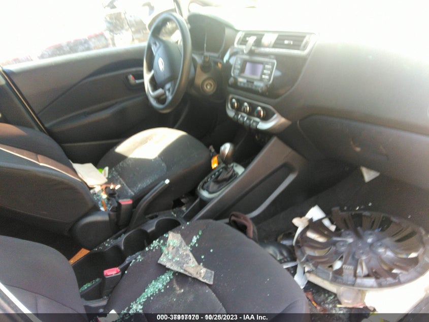 2016 KIA RIO auction photo 5