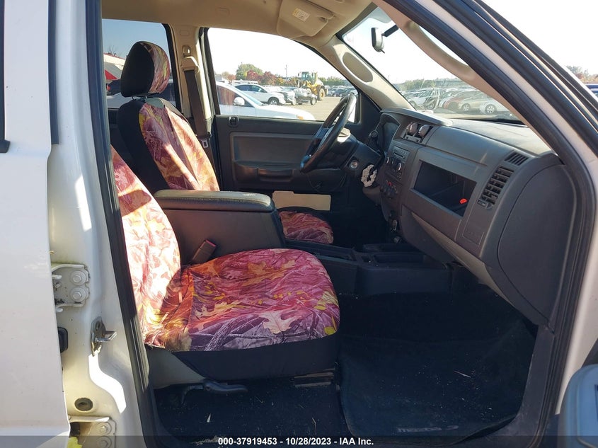 2009 Dodge Dakota Bighorn/Lonestar VIN: 1VWSA7A33NC003713 Lot: 37919453