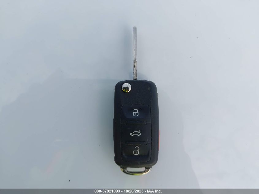 2010 Volkswagen Golf VIN: WVWDA7AJXAW204799 Lot: 37921093