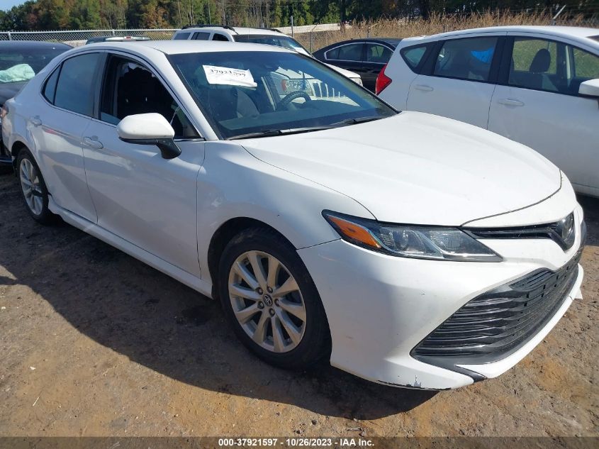 2018 Toyota Camry Le VIN: 4T1B11HK6JU073512 Lot: 37921597