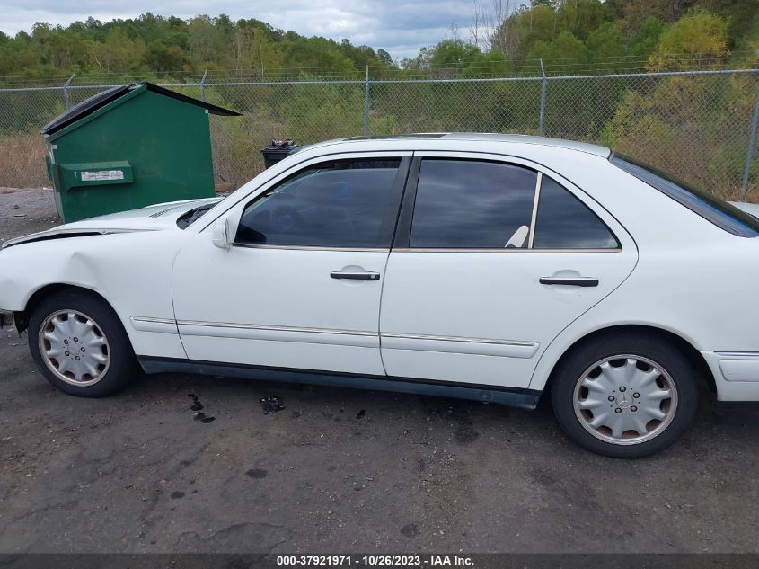 1998 Mercedes-Benz E-Class VIN: WDBJF65F4WA531402 Lot: 37921971