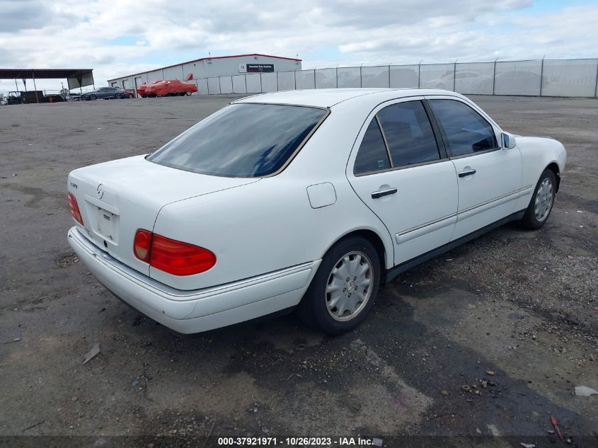 1998 Mercedes-Benz E-Class VIN: WDBJF65F4WA531402 Lot: 37921971