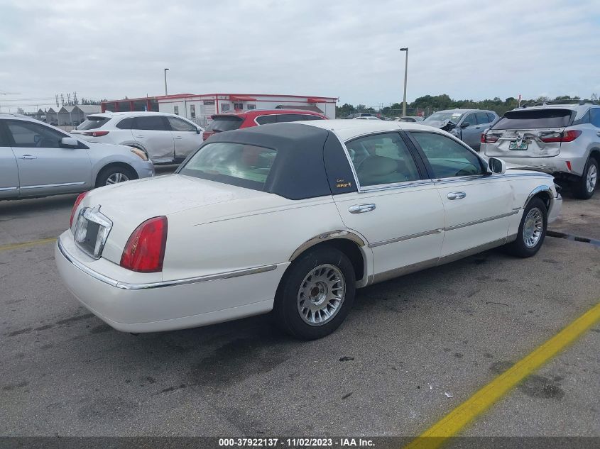 2002 Lincoln Town Car Cartier VIN: 1LNHM83W52Y653008 Lot: 37922137