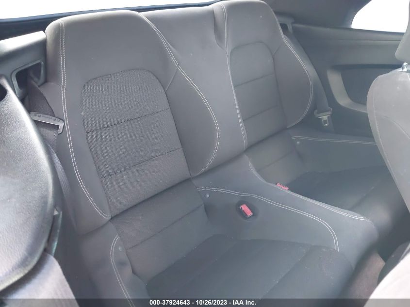 2015 Ford Mustang V6 VIN: YV449MRK2G2891407 Lot: 37924643