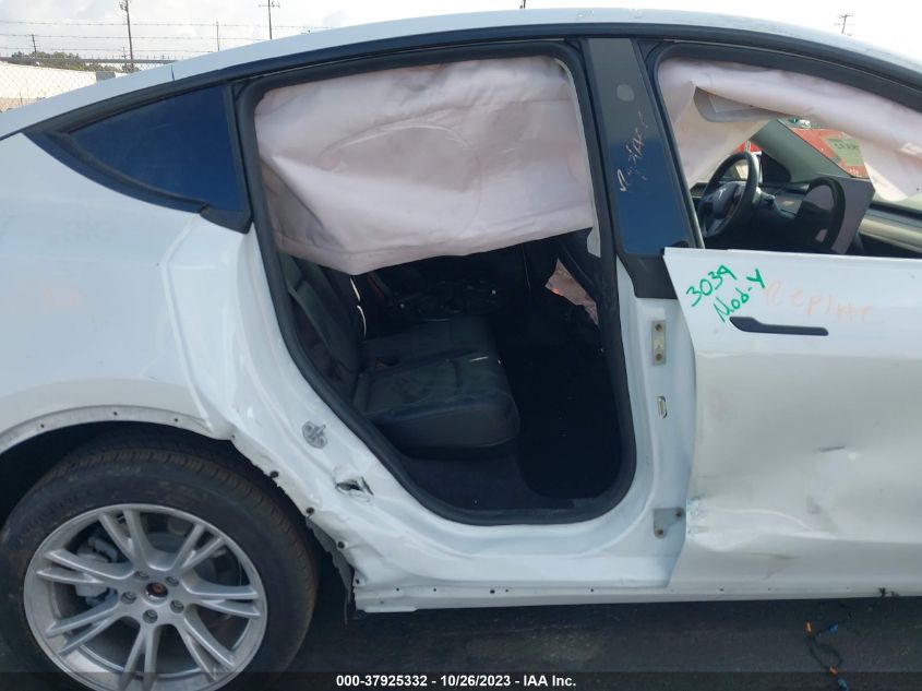 2023 Tesla Model Y VIN: 7SAYGDEE1PF789946 Lot: 37925332