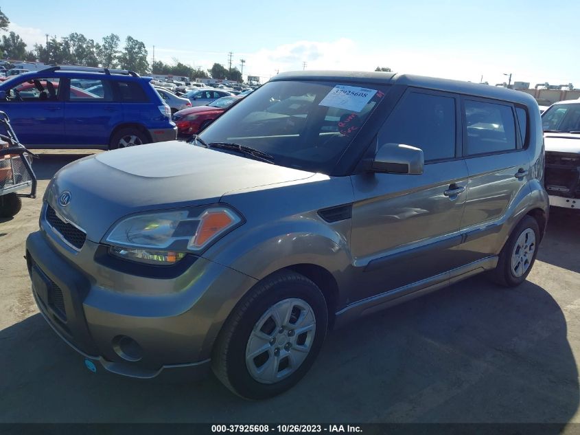 2011 Kia Soul + VIN: KNDJT2A20B7250730 Lot: 37925608