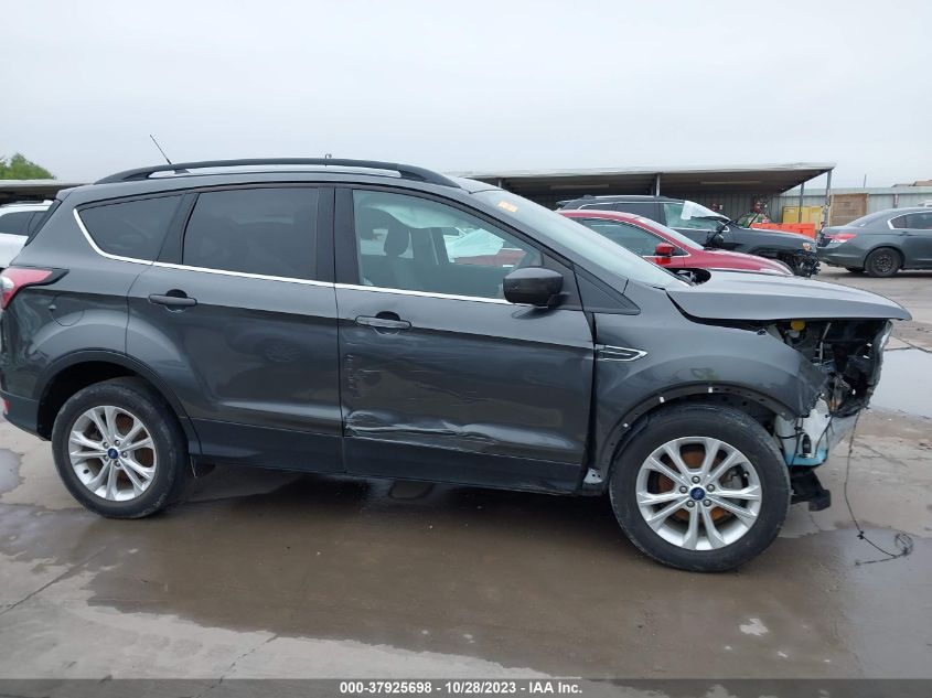 1FMCU0GD5JUD23346 2018 Ford Escape Se