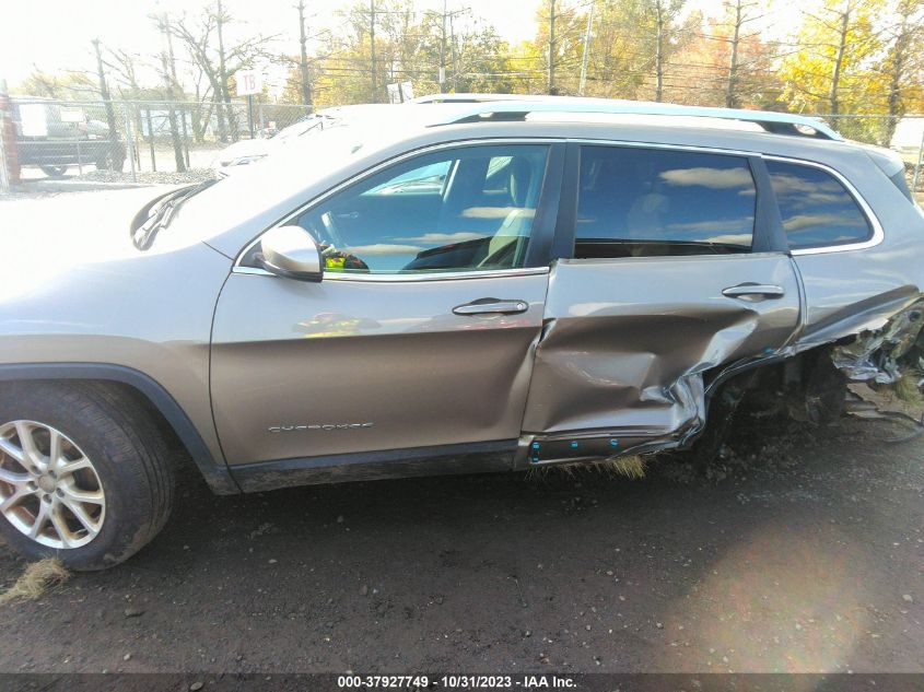 2016 Jeep Cherokee Latitude VIN: 1C4PJMCSXGW304122 Lot: 37927749