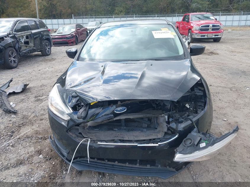 1FADP3F25JL214303 2018 Ford Focus Se