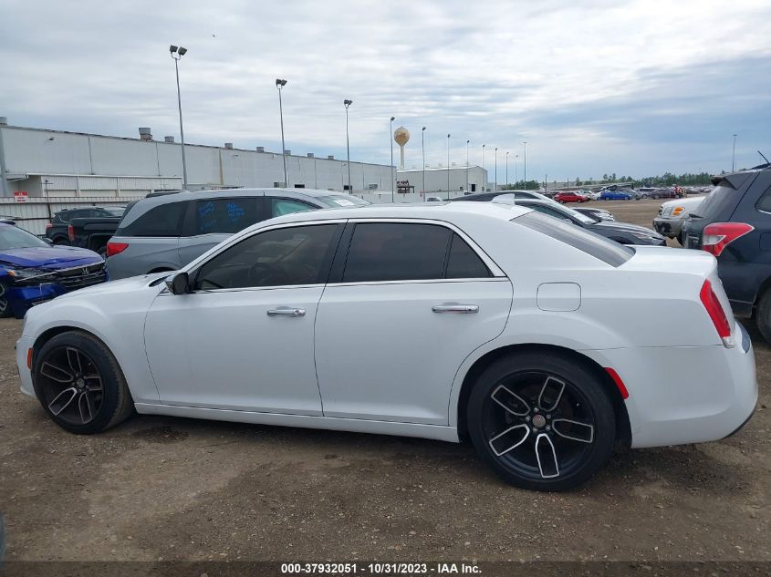 2017 Chrysler 300 300C VIN: 2C3CCAEG4HH632561 Lot: 37932051