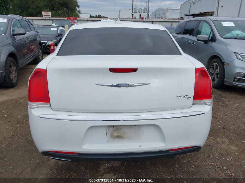 2017 Chrysler 300 300C VIN: 2C3CCAEG4HH632561 Lot: 37932051