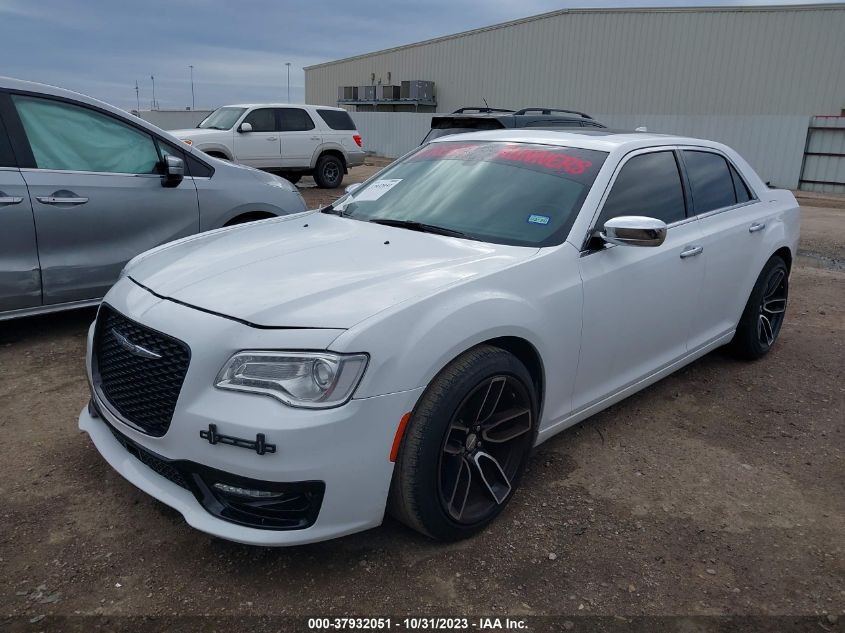 2017 Chrysler 300 300C VIN: 2C3CCAEG4HH632561 Lot: 37932051