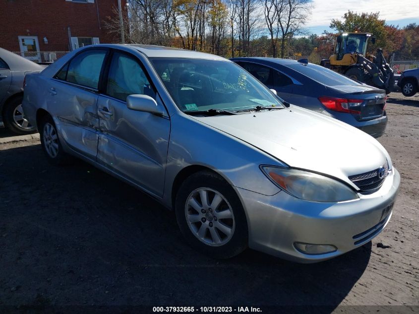 2004 Toyota Camry Le/Xle VIN: 4T1BF30K44U587002 Lot: 37932665