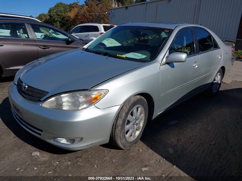 2004 Toyota Camry Le/Xle VIN: 4T1BF30K44U587002 Lot: 37932665