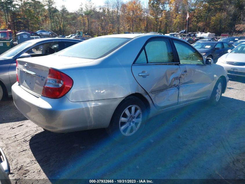 2004 Toyota Camry Le/Xle VIN: 4T1BF30K44U587002 Lot: 37932665