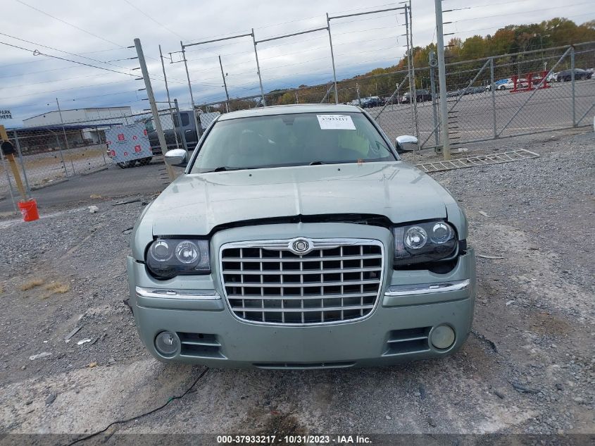 2005 Chrysler 300C VIN: 2C3AA63H15H520785 Lot: 37933217