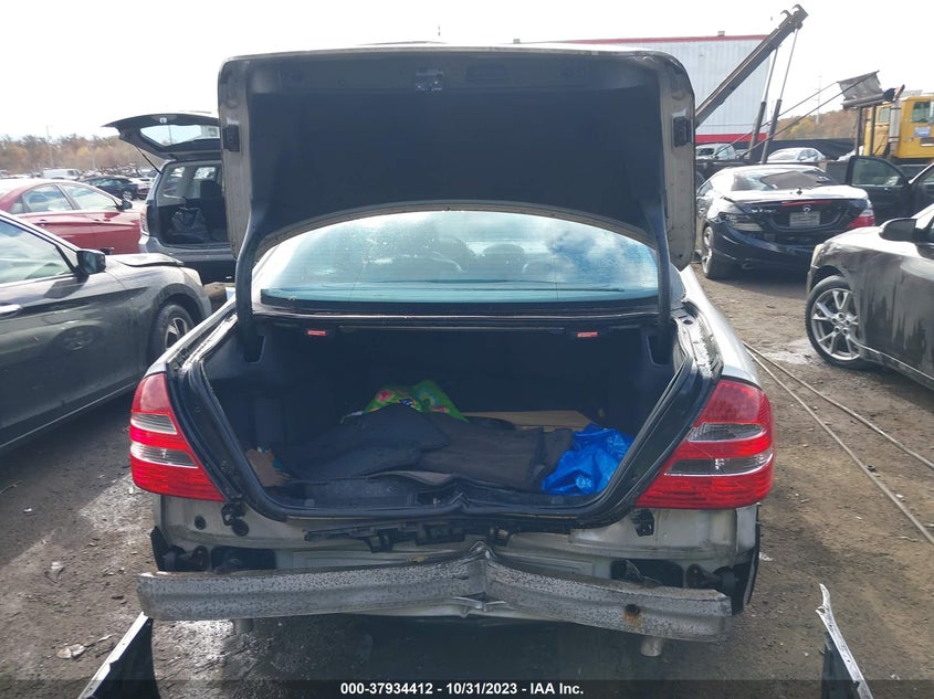 2003 Mercedes-Benz E-Class 5.0L VIN: WDBUF70J93A138487 Lot: 37934412