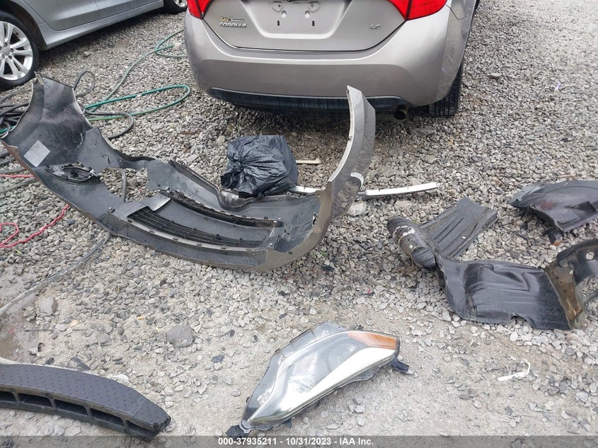 2014 Toyota Corolla Le VIN: 5YFBURHE2EP124818 Lot: 37935211