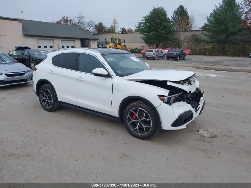 2018 Alfa Romeo Stelvio Ti VIN: ZASFAKBN0J7C14904 Lot: 37937396