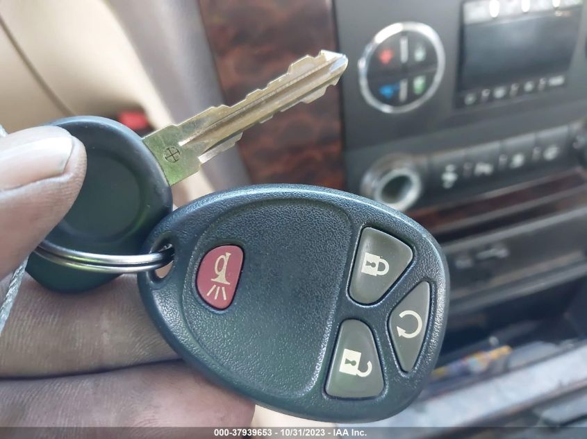 2008 GMC Sierra Denali VIN: 2GTEK638081301338 Lot: 37939653