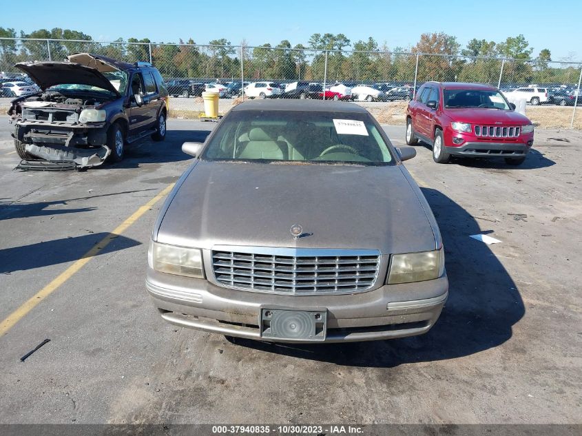 1999 Cadillac Deville VIN: 1G6KD54Y1XU740236 Lot: 37940835