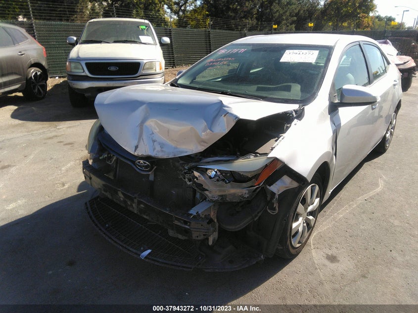 2015 Toyota Corolla Le VIN: 5YFBURHEXFP294278 Lot: 37943272