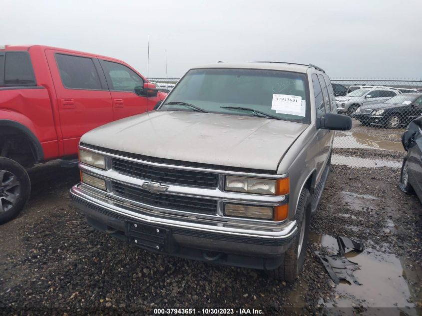 1999 Chevrolet Suburban VIN: 3GNFK16R3XG230760 Lot: 37943651