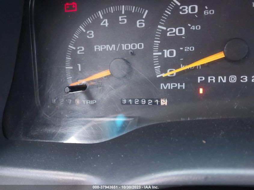 1999 Chevrolet Suburban VIN: 3GNFK16R3XG230760 Lot: 37943651